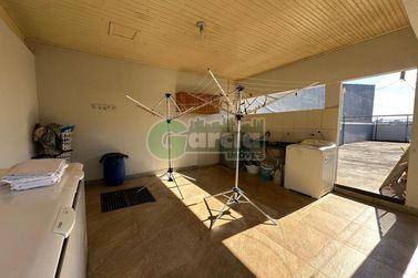Casa &agrave; venda - 300m&sup2; - Parque San Remo I