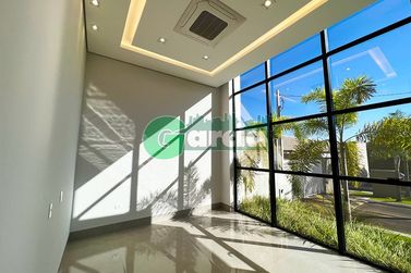 Casa &agrave; venda - 250m&sup2; - Residencial Portal das &Aacute;guas