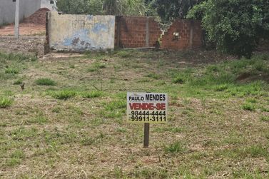 Terreno &agrave; venda - 330m&sup2; - Parque San Remo