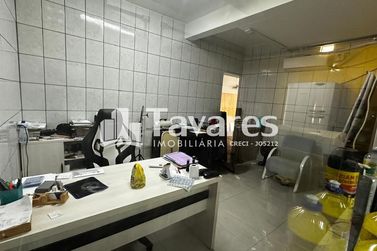 Sobrado &agrave; venda - 196m&sup2; - Zona VII