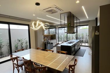 Sobrado &agrave; venda - 250m&sup2; - Condom&iacute;nio Essenza