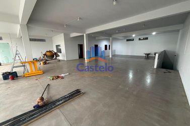 Sal&atilde;o Comercial para alugar - 390m&sup2; - PARQUE DAS LARANJEIRAS
