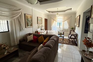 Casa &agrave; venda - 213m&sup2; - Jardim Primavera