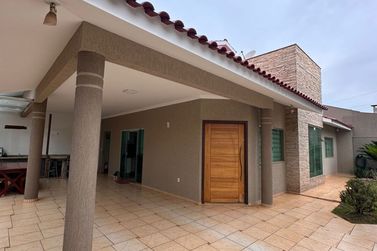 Casa &agrave; venda - 150m&sup2; - Jardim Colibri