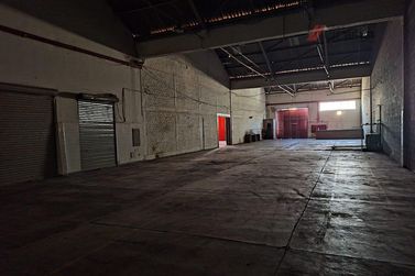 Sal&atilde;o Comercial para alugar - Zona 1