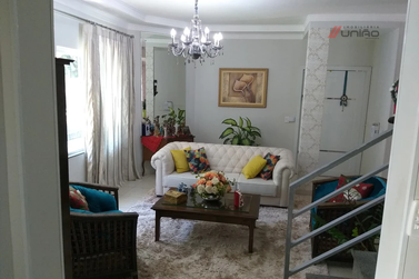 Casa &agrave; venda - 300m&sup2; - Zona II