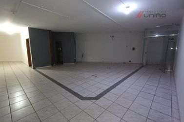 Sal&atilde;o Comercial para alugar - 880m&sup2; - Zona III