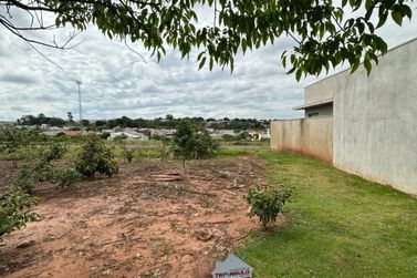 Terreno &agrave; venda - 214m&sup2; - JARDIM AEROPORTO