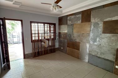 Casa &agrave; venda - 250m&sup2; - Jardim Bandeirantes