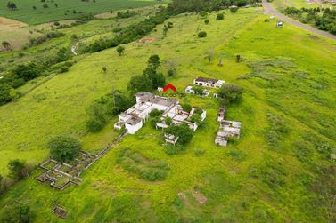 Ch&aacute;cara &agrave; venda - 43m&sup2; - Parque Industrial I