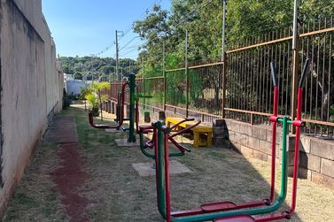 Casa &agrave; venda - 120m&sup2; - ZONA VI