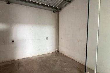 Sal&atilde;o Comercial para alugar - 180m&sup2; - Parque Residencial da G&aacute;vea