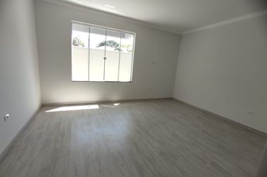 Casa &agrave; venda - 130m&sup2; - Jardim Tropical