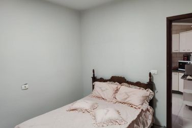 Casa &agrave; venda - 220m&sup2; - Parque Tarum&atilde;