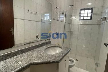 Casa &agrave; venda - 245m&sup2; - Zona II