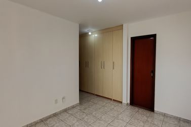 Apartamento para alugar - 78m&sup2; - ZONA II