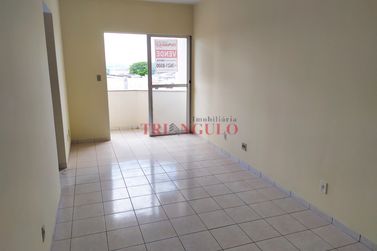 Apartamento &agrave; venda - 79m&sup2; - ZONA III