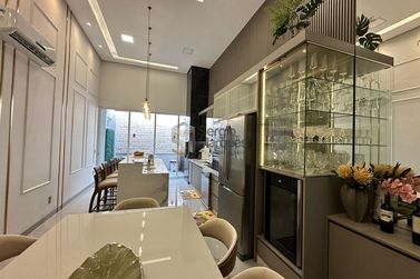 Casa &agrave; venda - 184m&sup2; - JARDIM COLORADO