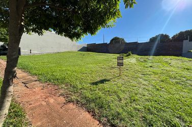 Terreno &agrave; venda - 375m&sup2; - Condom&iacute;nio Mont Blanc