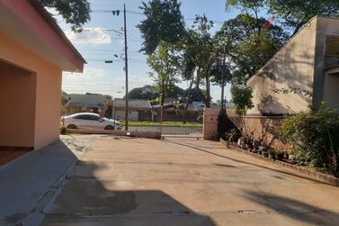 Casa &agrave; venda - 525m&sup2; - Jardim Tropical