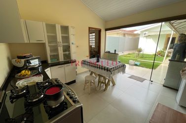 Casa &agrave; venda - 141m&sup2; - ZONA II