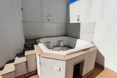 Sobrado &agrave; venda - 233m&sup2; - Parque Laguna