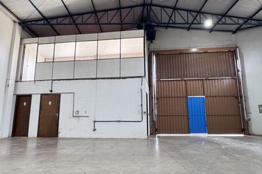 Sal&atilde;o Comercial para alugar - 700m&sup2; - Jardim Janina
