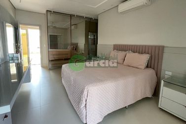 Casa &agrave; venda - 688m&sup2; - -