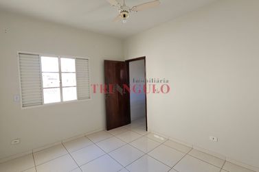 Sobrado &agrave; venda - 250m&sup2; - JARDIM DOS PRINCIPES