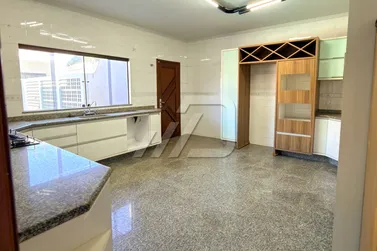 Sobrado &agrave; venda - 376m&sup2; - Zona I