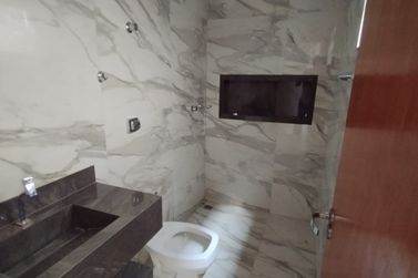 Casa &agrave; venda - 132m&sup2; - Jardim Azal&eacute;ia