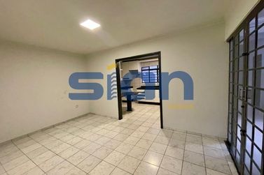 Casa para alugar - 180m&sup2; - Zona I