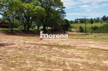 Ch&aacute;cara &agrave; venda - 1600m&sup2; - Centro