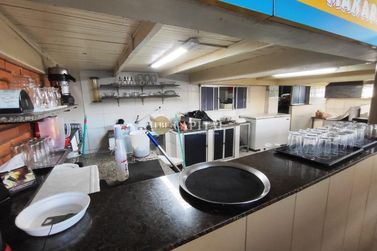 Sala Comercial &agrave; venda - 200m&sup2; - Centro