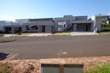 Terreno &agrave; venda - 252m&sup2; - CONDOM&Iacute;NIO PAYSAGE ASSENZA