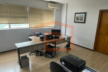 Sala Comercial &agrave; venda - 54m&sup2; - Zona I