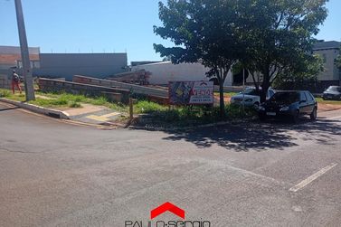 Terreno &agrave; venda - 450m&sup2; - Parque Petropolis