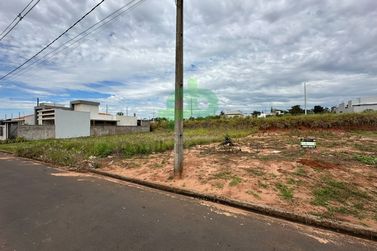 Terreno &agrave; venda - 214m&sup2; - JARDIM AEROPORTO III