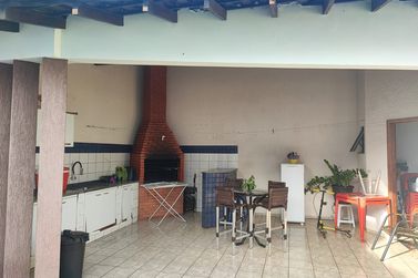 Sobrado &agrave; venda - 232m&sup2; - Zona II