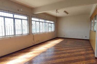 Sal&atilde;o Comercial para alugar - 150m&sup2; - Centro