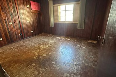 Casa &agrave; venda - 319m&sup2; - ZONA II