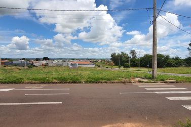 Sala Comercial &agrave; venda - 1800m&sup2; - Parque Jap&atilde;o