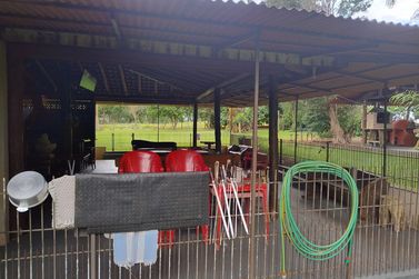 Ch&aacute;cara &agrave; venda - 6400m&sup2; - FUNDOS DO JARDIM PAC&Iacute;FICO