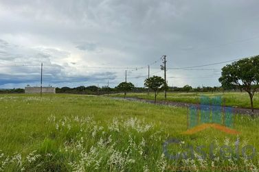 Terreno &agrave; venda - 270m&sup2; - Centro