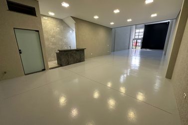 Sal&atilde;o Comercial para alugar - 300m&sup2; - Parque Interlagos