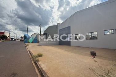 Sal&atilde;o Comercial para alugar - 400m&sup2; - Jarim Santiago
