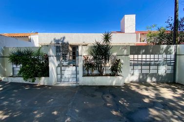 Casa &agrave; venda - 202m&sup2; - Zona Armaz&eacute;m