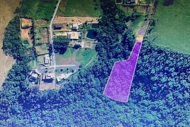 Ch&aacute;cara &agrave; venda - 6500m&sup2; - LAGOA DOURADA
