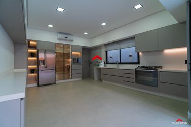 Casa &agrave; venda - 432m&sup2; - Euro Park Residence