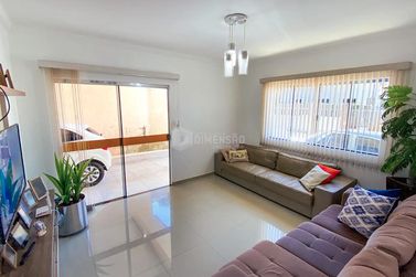 Casa &agrave; venda - 158m&sup2; - Zona VI